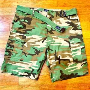 Levi’s Mens Cargo Camo Shorts